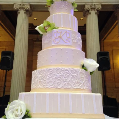 6 tire wedding anniversary cake in Nakuru